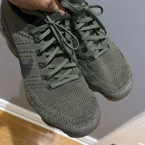 Nike Athletic shoe in Military Green US Sz 11